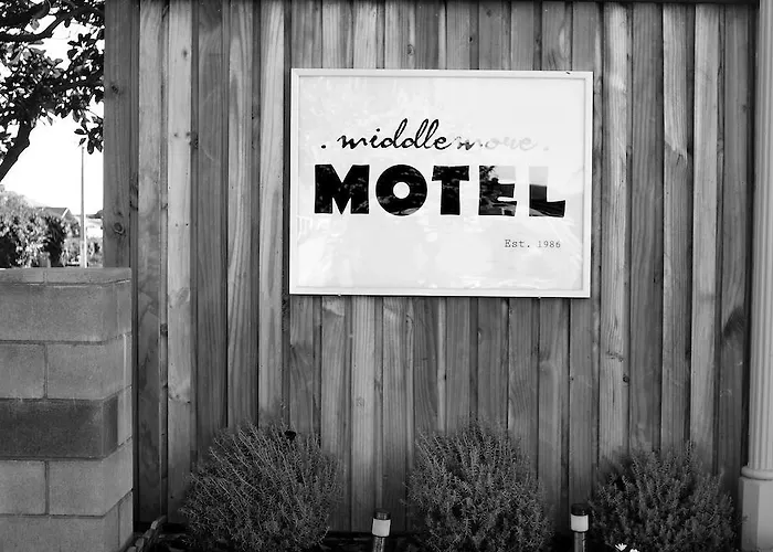 Motel: Middlemore Motel