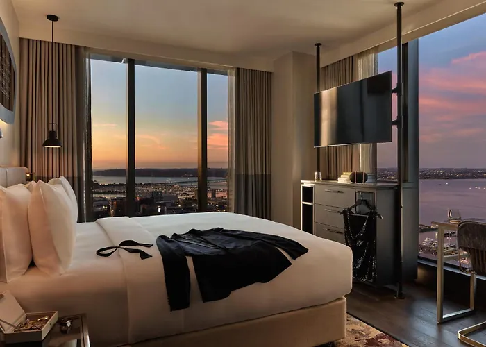 Pet Friendly hotel: Hotel Indigo Auckland By Ihg